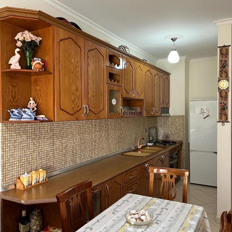 Sea View Apartment Vlore Luaran gambar