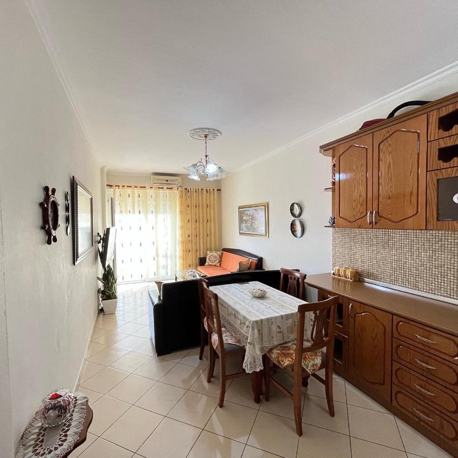 Sea View Apartment Vlore Luaran gambar