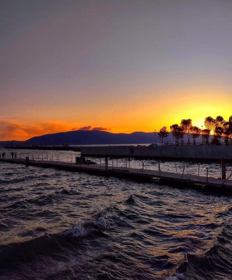 Sea View Apartment Vlore Luaran gambar