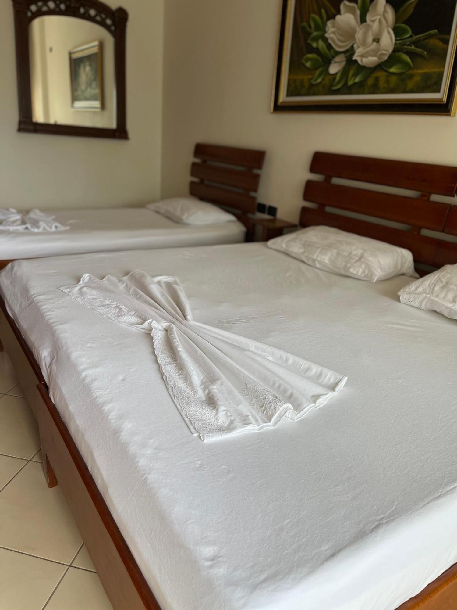 Sea View Apartment Vlore Luaran gambar