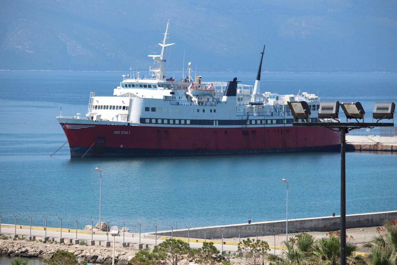 Sea View Apartment Vlore Luaran gambar